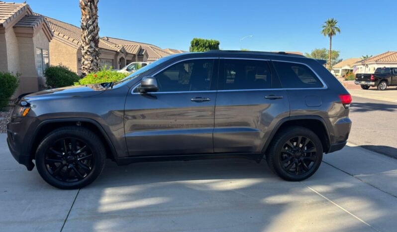 
								2016 Jeep Grand Cherokee Laredo | Restored salvage  full									